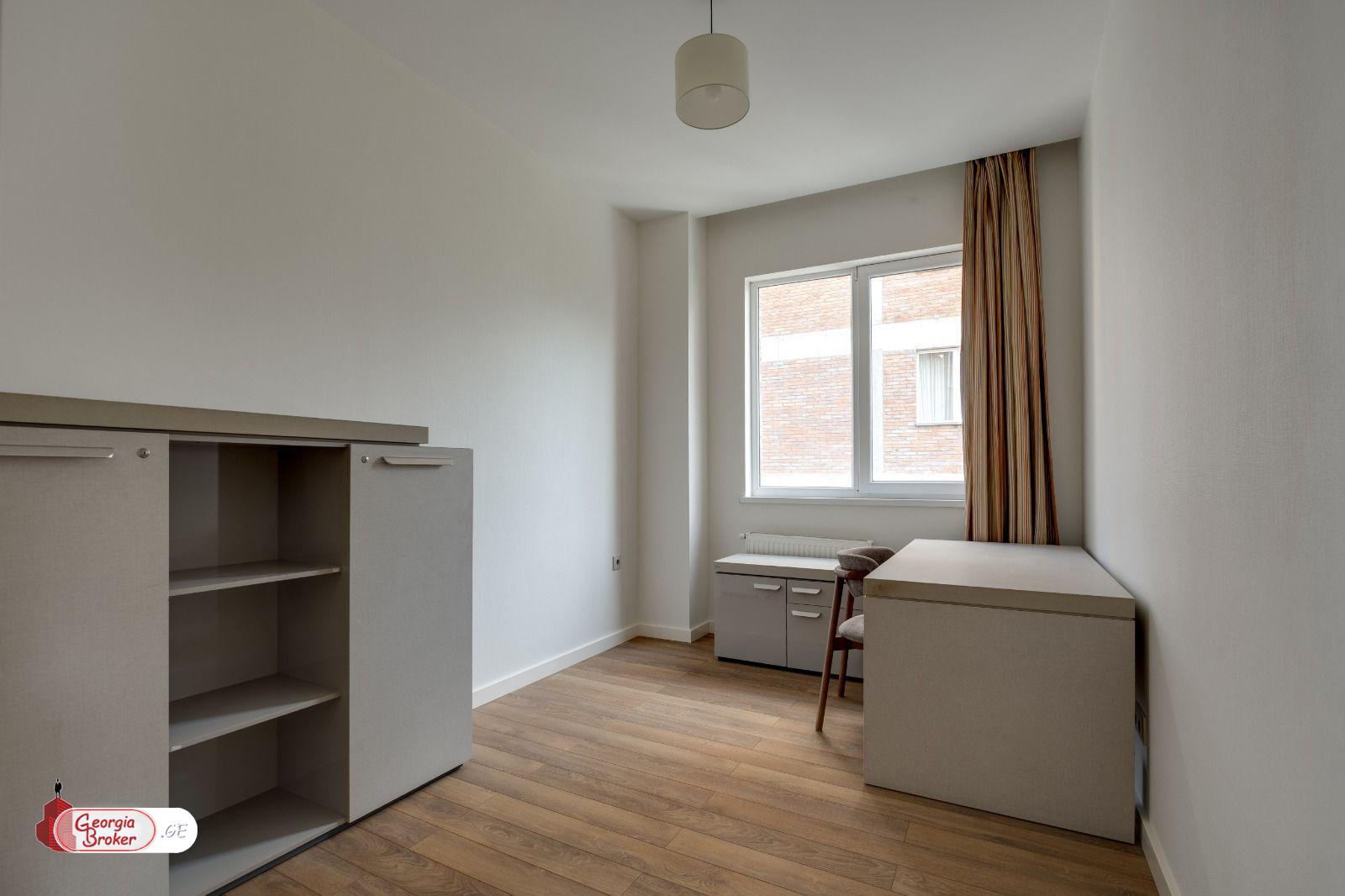 nearly repaired 3-room apartment for sale